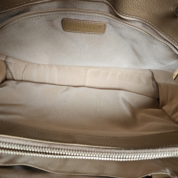 Chanel Caviar GST Tan Gold Chain Quilted Leather Bag EUC - Picture 11 of 16